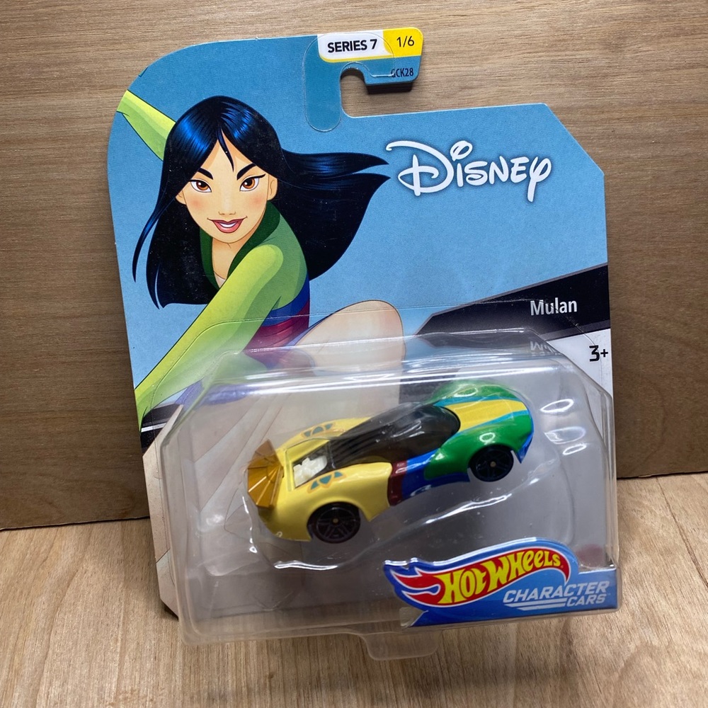 Super cute Mulan hot wheels NIB